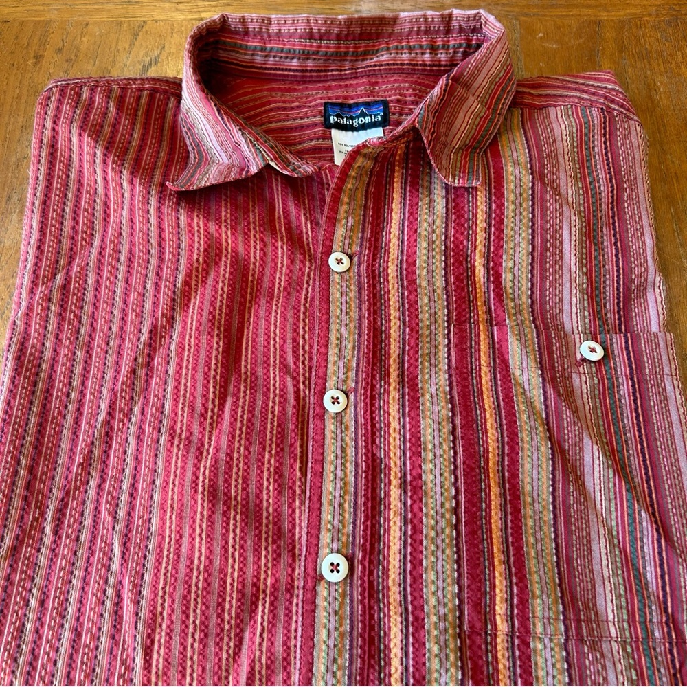 Beautiful Patagonia Textured Button-Up Long-Sleeve Red Shirt. Men’s XL